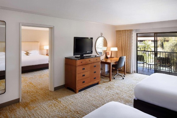 DoubleTree By Hilton Hotel Ontario Airport image 19